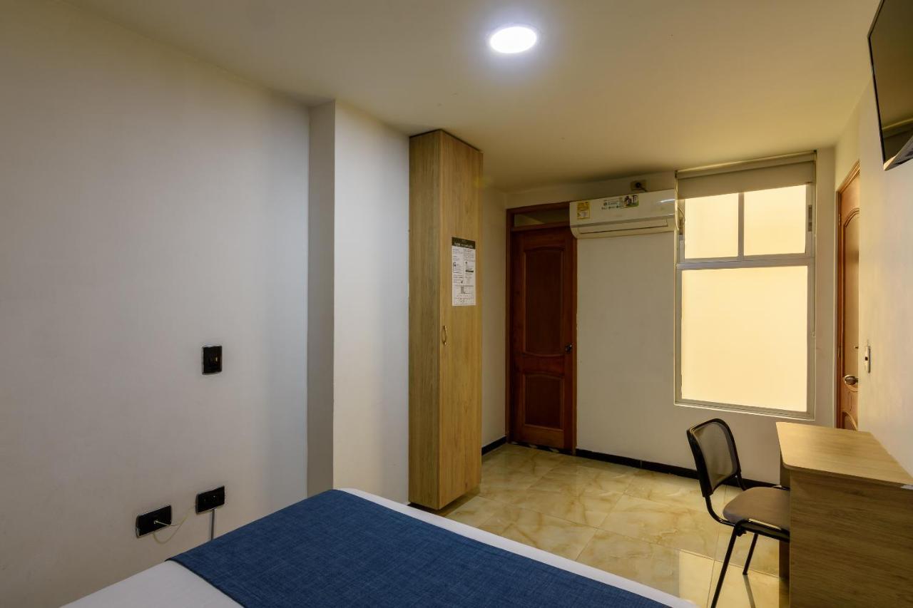Hotel Med Estadio Медельин Экстерьер фото