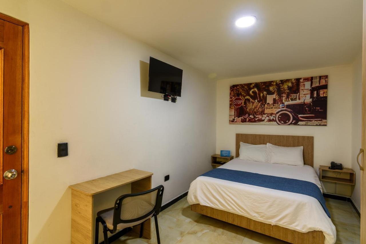 Hotel Med Estadio Медельин Экстерьер фото
